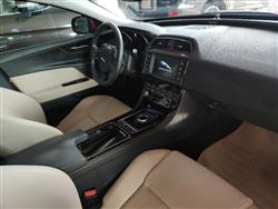 جاكوار XE